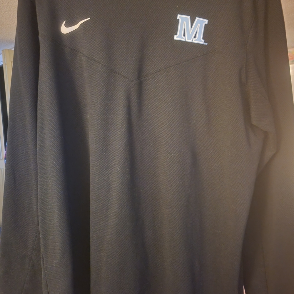 University of MAINE, Nike long sleeve shirt. Men's Large